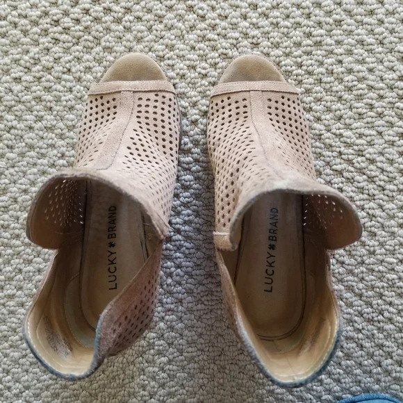 ❌️❌️SOLD❌️❌️Lucky Brand Larise Booties size 6.5 brown - Picture 5 of 12